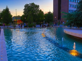 Tiltakozó akció a Városháza téren - fotó: 