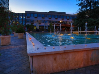 Tiltakozó akció a Városháza téren - fotó: 