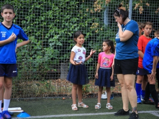 Sportnap a menekült gyerekekkel - fotó: 