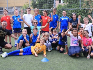 Sportnap a menekült gyerekekkel - fotó: 