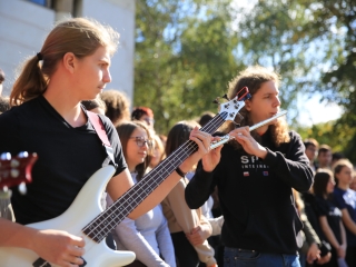 Sokszólamú zenei világnap - fotó: 