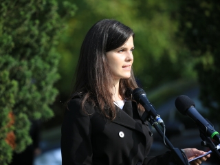 Nemzeti gyásznap a forradalmi emlékműnél - fotó: 