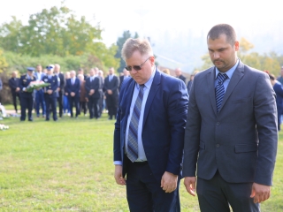 Nemzeti gyásznap a forradalmi emlékműnél - fotó: 