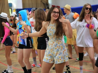 Gólyaavató kavalkádnak adott otthont a Rudas - fotó: 