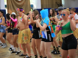 Gólyaavató kavalkádnak adott otthont a Rudas - fotó: 