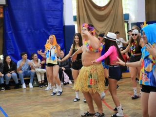 Gólyaavató kavalkádnak adott otthont a Rudas - fotó: 