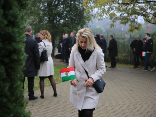 Megemlékezés a kopjafánál, ünnep a Bartókban - fotó: 