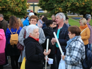 Fáklyás és mécseses felvonulás a pedagógusainkért - fotó: 