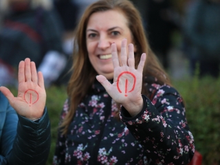 Fáklyás és mécseses felvonulás a pedagógusainkért - fotó: 
