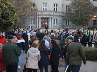 Fáklyás és mécseses felvonulás a pedagógusainkért - fotó: 