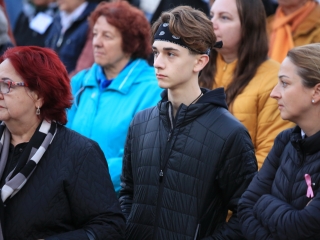 Fáklyás és mécseses felvonulás a pedagógusainkért - fotó: 