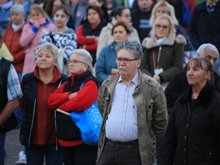 Fáklyás és mécseses felvonulás a pedagógusainkért - fotó: 