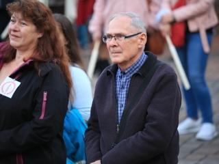 Fáklyás és mécseses felvonulás a pedagógusainkért - fotó: 