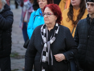 Fáklyás és mécseses felvonulás a pedagógusainkért - fotó: 