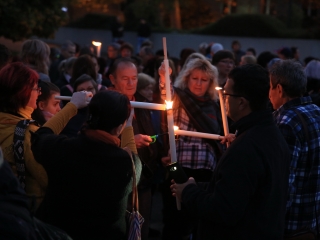 Fáklyás és mécseses felvonulás a pedagógusainkért - fotó: 
