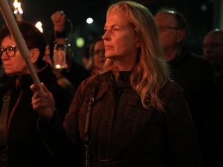 Fáklyás és mécseses felvonulás a pedagógusainkért - fotó: 