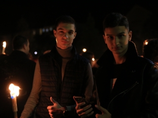 Fáklyás és mécseses felvonulás a pedagógusainkért - fotó: 