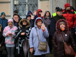 Élőlánc, demonstráció és nyílt fórum az oktatás válsága miatt - fotó: 