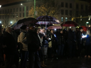 Élőlánc, demonstráció és nyílt fórum az oktatás válsága miatt - fotó: 