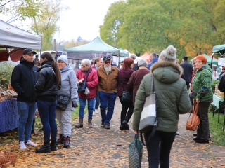 Karácsonyra hangolt és kivit is kínált a kincses forgatag - fotó: 