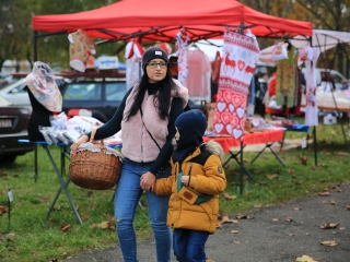 Karácsonyra hangolt és kivit is kínált a kincses forgatag - fotó: 