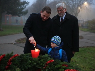 Gyertyagyújtás és forgatag advent első vasárnapján - fotó: 