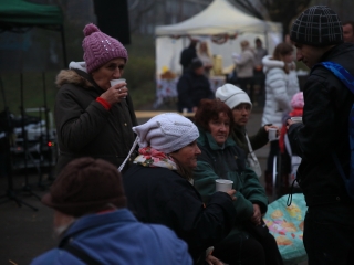 Gyertyagyújtás és forgatag advent első vasárnapján - fotó: 