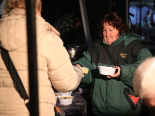 Gyertyagyújtás és forgatag advent első vasárnapján - fotó: 