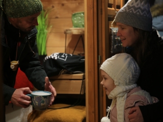 Gyertyagyújtás és forgatag advent első vasárnapján - fotó: 