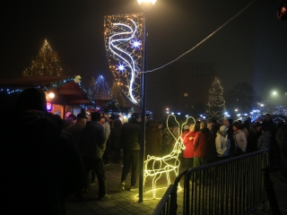 Gyertyagyújtás és forgatag advent első vasárnapján - fotó: 