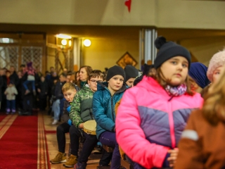 A Móricz iskola kórusai a főtemplomban - fotó: 