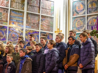 A Móricz iskola kórusai a főtemplomban - fotó: 