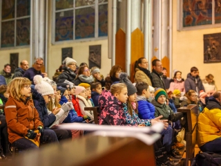 A Móricz iskola kórusai a főtemplomban - fotó: 