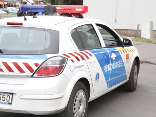 Mentőhelikopter szállt le a Béke térre - fotó: 