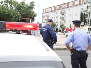 Mentőhelikopter szállt le a Béke térre - fotó: 