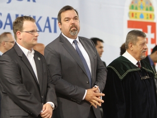 Ünnepélyes diplomaátadó a főiskolán - fotó: Sándor Judit