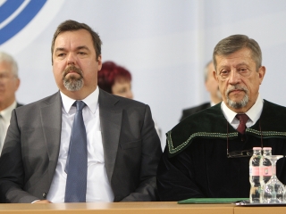 Ünnepélyes diplomaátadó a főiskolán - fotó: Sándor Judit