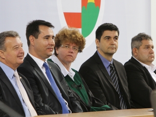 Ünnepélyes diplomaátadó a főiskolán - fotó: Sándor Judit