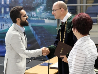 Ünnepélyes diplomaátadó a főiskolán - fotó: Sándor Judit