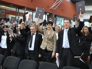 Ünnepélyes diplomaátadó a főiskolán - fotó: Sándor Judit