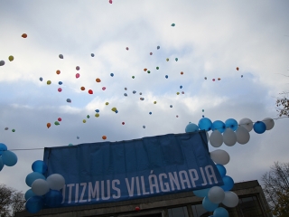 Autizmus napja - fotó: 