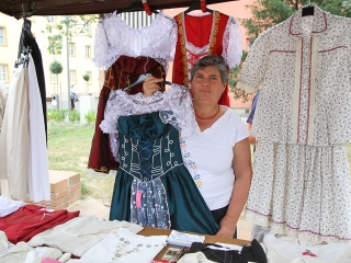 Megyenapi kirakodós a Városháza téren - fotó: Sándor Judit