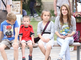 Megyenapi kirakodós a Városháza téren - fotó: Sándor Judit