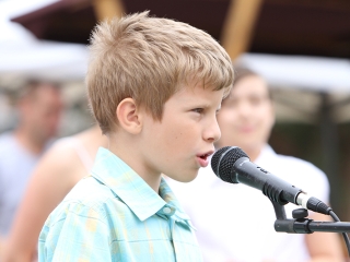 Megyenapi kirakodós a Városháza téren - fotó: Sándor Judit