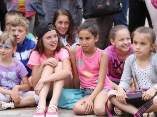 Megyenapi kirakodós a Városháza téren - fotó: Sándor Judit