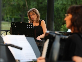 Zenepavilon- Edith Piaf zenés életrajz - fotó: Ónodi Zoltán