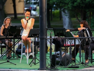 Zenepavilon- Edith Piaf zenés életrajz - fotó: Ónodi Zoltán