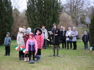 Megemlékezés és koszorúzás a forradalmi emlékműnél - fotó: 