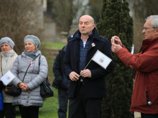 Megemlékezés és koszorúzás a forradalmi emlékműnél - fotó: 
