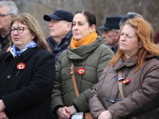 Megemlékezés és koszorúzás a forradalmi emlékműnél - fotó: 